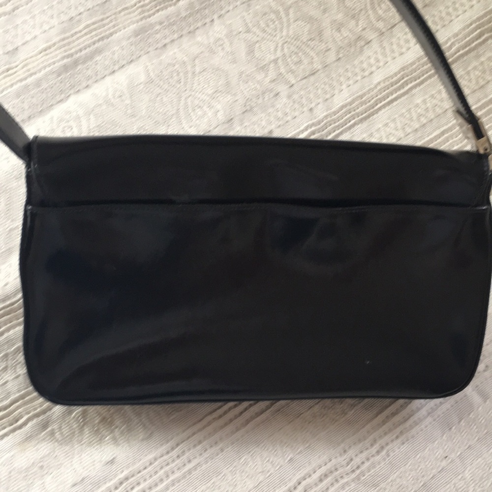 Black patent pvc shoulder purse. - Picture 4 of 5